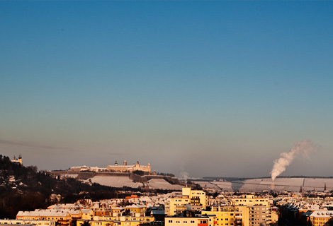 Würzburg mit Festung Marienberg im Winter